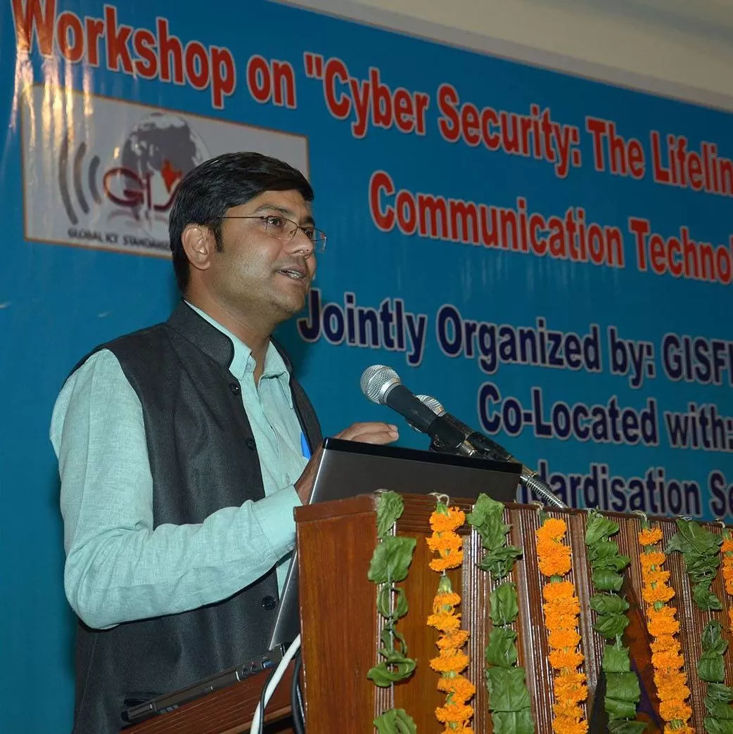 Prof .Vishal Kaushal